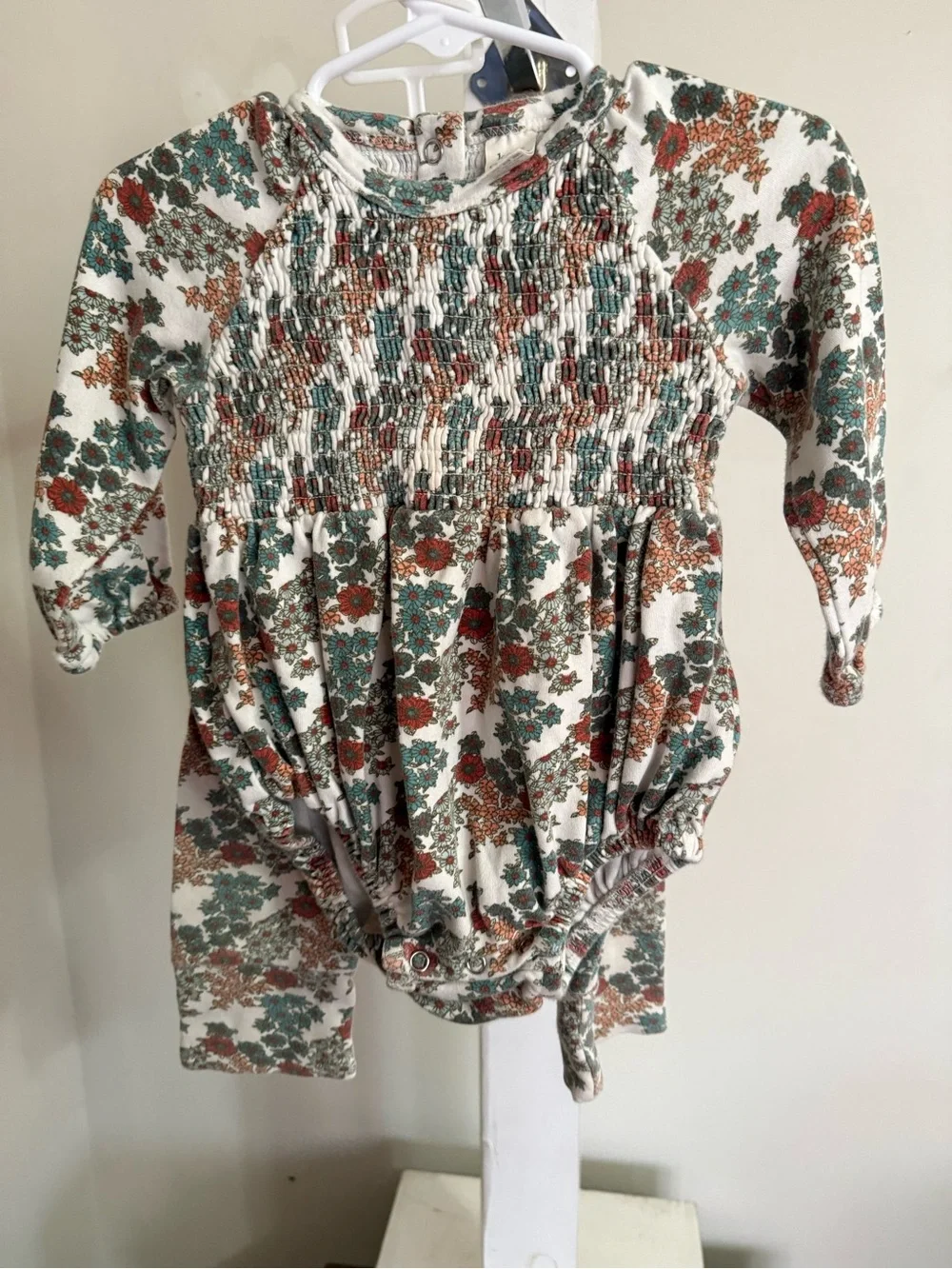 Kate Quinn Outfit